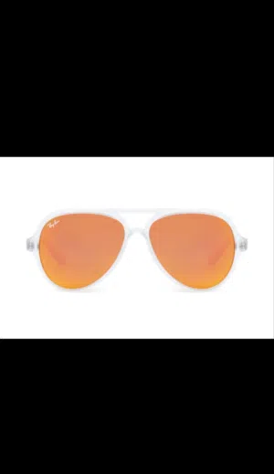 بيعه سريعه بلااش نظارة Ray-Ban اصليه ولا خدش بحاله ممتازة انظر الصور