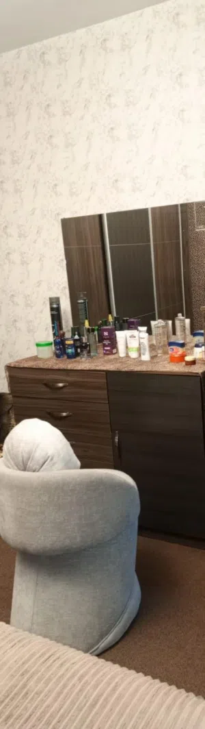 غرفه نوم كامله لامنيت اصلي تفصيل وقعده عربيه للبيع