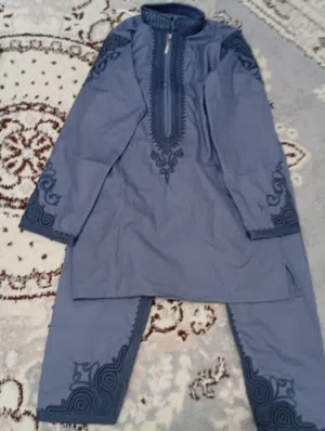 بدله عربي مع النقش كما في الصوره
