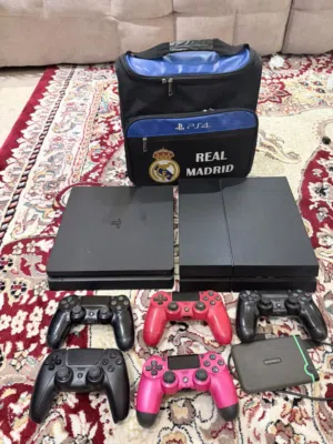 للبيع بلستيشنين 4