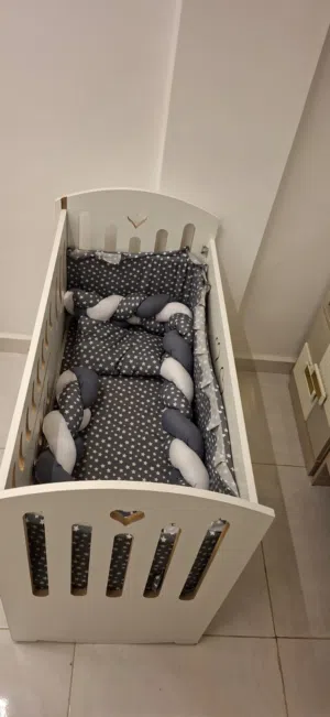 للبيع سرير أطفال (Baby Cot)