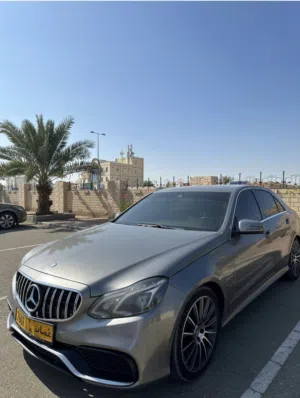 للبيع فقط مرسيدس E350 بحالة جدا ممتازة نظيييف جدا  مسرفس بالكامل