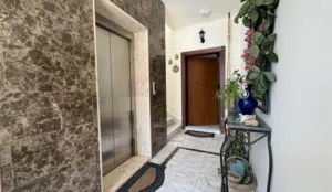 شقة فارغه طابقية سوبر ديلوكس للأيجار ضمن فيلا - أحكام خاصة في طريق المطار/ الظهير - 15159