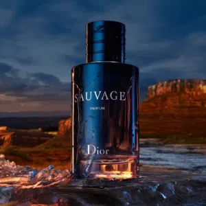 عطر ديور سوفاج (Sauvage Eau de Parfum) للرجال يتميز بتركيبة عطرية خشبية وشرقية.تم إصدار هذا العطر في