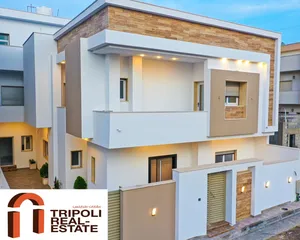 470 m2 More than 6 bedrooms Villa for Sale in Tripoli Al-Serraj