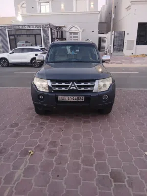 للبيع متسوبيشي باجيرو شرط الفحص قير مكينه شاصي صبغ وكاله مكيف سنترال السياره ماتحتاج اي شي الاتصال