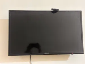 Samsung led tv for sale 32” not smart!