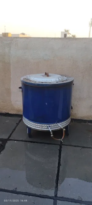 تنور غاز نظيف  استعمال جدا قليل  مال معامل الموصل ثخين  اليرموك اربع شوارع