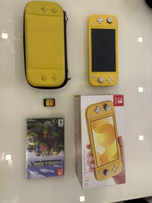 Used Nintendo Switch Lite in excellent condition (Yellow)