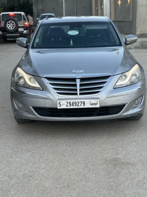 هونداي جينيسس 2012 V6. 3.8