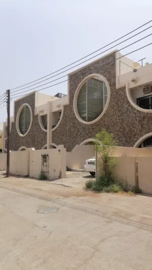 شقق وغرف للإيجار في الخويرflats a and rooms for rent in AlKuwaire