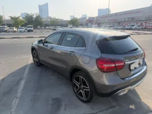 للبيع مرسيدس GLA250 4MATIC 2018