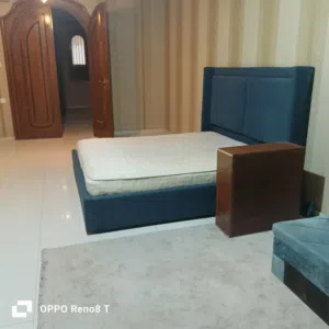 سرير ومرتبه وسجاده