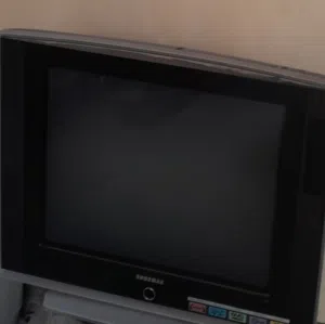 تلفزيون سامسونج قديم للبيع