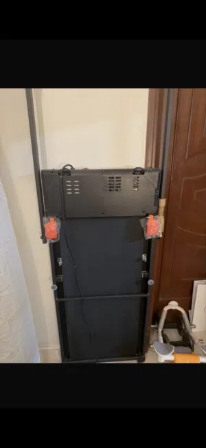 جهاز سير مشي + جري مناسب للمساحات الصغيرة