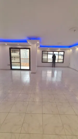 شقه للايجار في المربع الذهبي عند حديقه الطفل