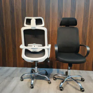 كرسي مكتب راقٍ بتصميم عصري وفخم ألوان مميّزة تناسب جميع الديكورات تشطيب ممتاز وجودة تتحمّل الاستخدام