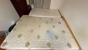 Big medical Bed 2.3x1.5 m. very good, and Small medical alsoسرير طبي كبير بمقاس 2.3 × 1.5 متر، ممتاز