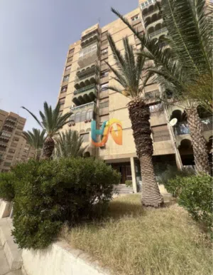 شقة مفروشة عمارات الاستثمار اطلالة على جزيرة الدهماني الحجم الكبير مفروشه