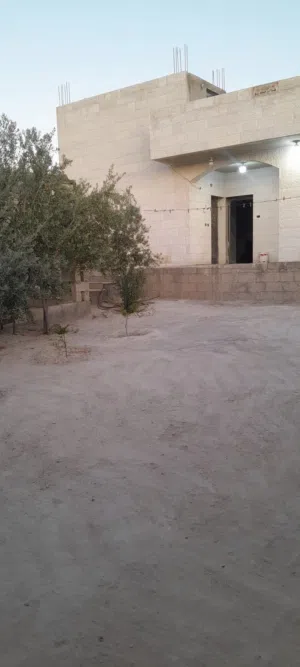 4 Bedrooms . 2 Bathrooms . 144 m22
