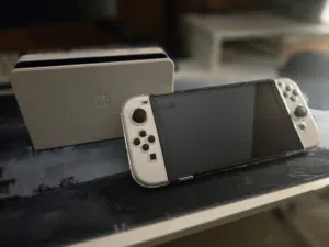 للبيع نينتندو سويتش OLED