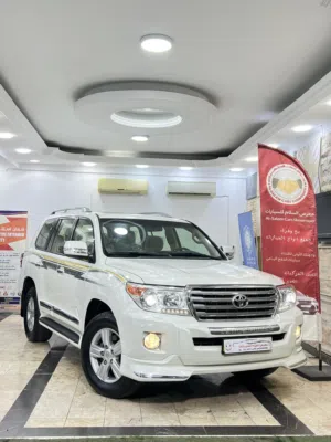 Used Toyota Land Cruiser in Muscat