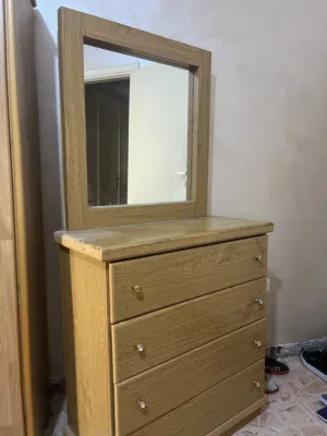 تسريحة للبيع بحال جيد