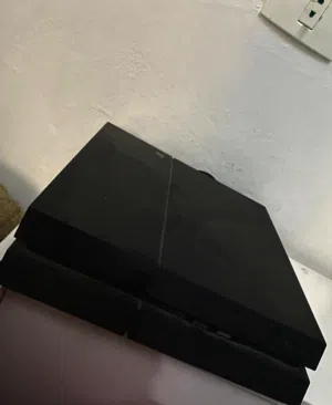 بلايستيشن 4 نضيف من غير يدين مع دسكة فيفا 25