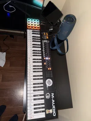 Piano keyboard 61 بيانو