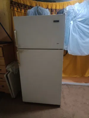 عدد 3 ثلاجات للبيع سكراب