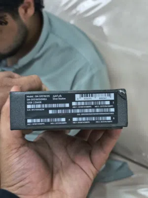 SAMSUNG S25  12 256GB