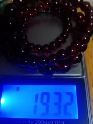 عقد من كهرمان طبيعي 100٪