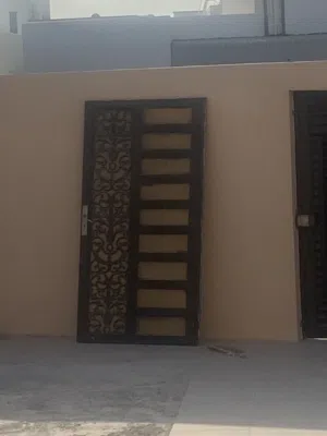 للبيع باب حديد وكاست المنيوم