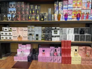 عروض على جميع أنواع العطور الرجالي والستاتي بسعر الجمله الحبه على 3دنانير وأسعار خاصه لتجار الجمله
