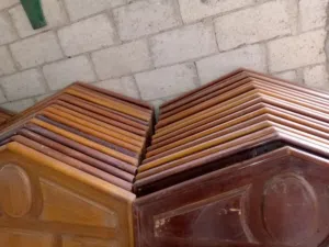 50 روسيّة تخت للبيع بسعر حرق قابل للتجزئة ولكن يختلف السعر بحسب الكمية