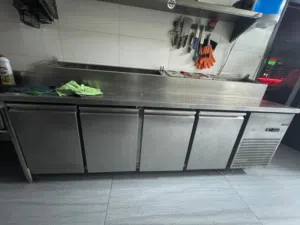 براد بيتزا Ozti / Salad Bar