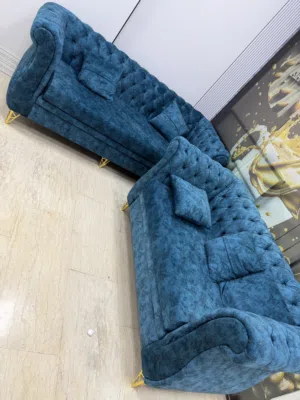 كنب ثلاث قطع وطاوله