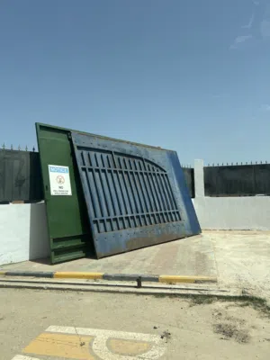 2 ابواب سحاب العرض5متر وطول3متر للباب الواحد