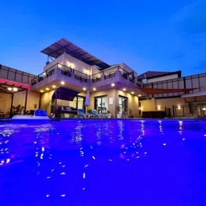 3 Bedrooms Chalet for Rent in Jordan Valley Ghor Al Kafrain