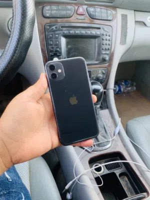 Apple iPhone 11 64 GB in Tripoli