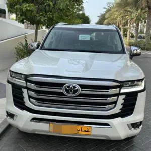 Used Toyota Land Cruiser in Muscat