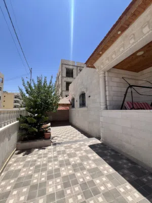 375 m2 4 Bedrooms Villa for Sale in Zarqa Iskan Al Batrawi