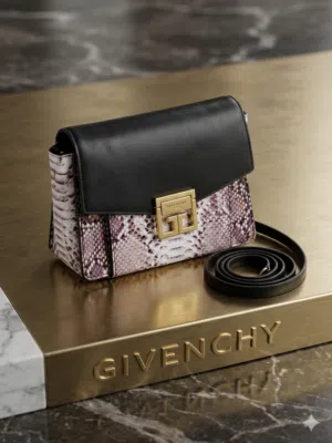 حقيبة من ماركة Givenchy فاخرة