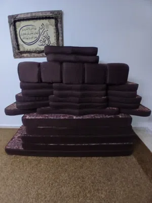طقم جلسه عربيه (17 قطعة) بحالة ممتازة للبيع - بسعر لقطة!