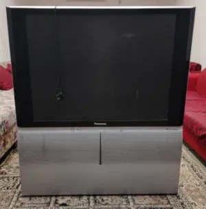 للبيع تلفزيون باناسونيك كلاسيك 43 بوصة - موديل TX-43P950X شاشة عرض كبيرة