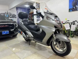 Honda Silver Wing 600cc
