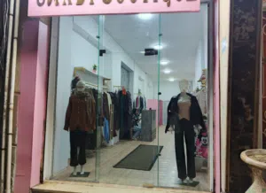 باب محل زجاج سيكوريت