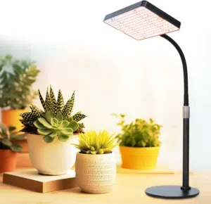 كشاف إضاءة LED مخصص لنمو النباتات (Plant Grow Light).نوع الإضاءة: مصباح ليد مسطح يتميز بطيف كامل (Fu