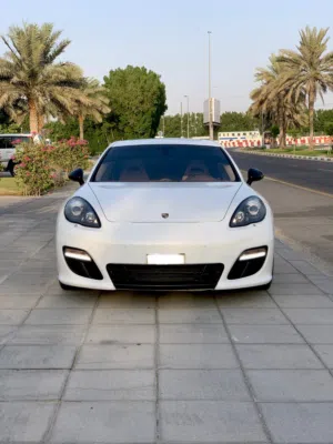 Used Porsche Panamera in Daraa