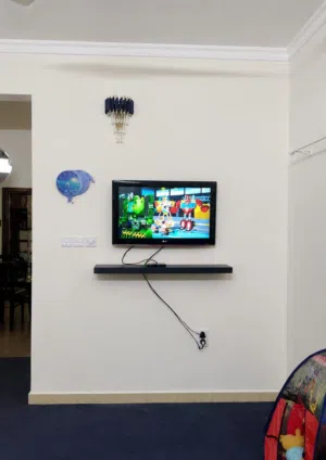 FOR SALE – LG 32-INCH LED TV